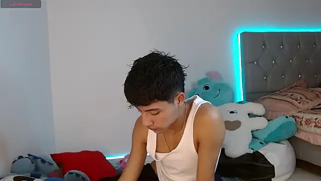 Sebas fire4 online show from April 18, 9:48 pm
