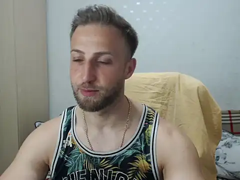 Snapshot of BlondEagleMuscle chatting on June 6, 10:15 pm BlondEagleMuscle online show from June 6, 10:15 pm