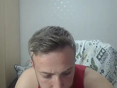 Snapshot of BlondEagleMuscle chatting on April 29, 8:04 pm BlondEagleMuscle online show from April 29, 8:04 pm