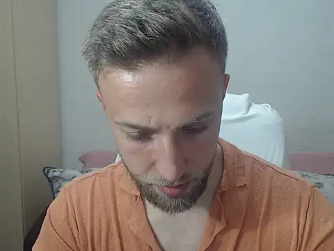 Snapshot of BlondEagleMuscle chatting on May 5, 7:28 pm BlondEagleMuscle online show from May 5, 7:28 pm