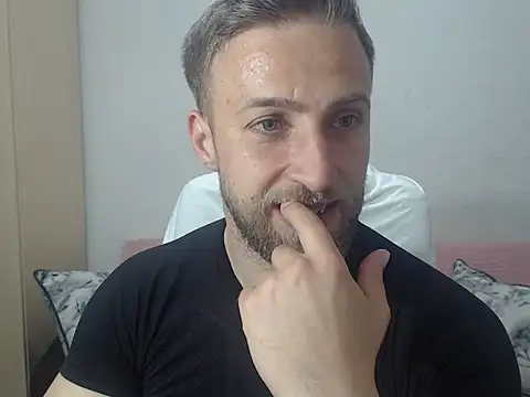 Snapshot of BlondEagleMuscle chatting on May 12, 9:54 pm BlondEagleMuscle online show from May 12, 9:54 pm