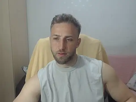 Snapshot of BlondEagleMuscle chatting on May 21, 5:54 pm BlondEagleMuscle online show from May 21, 5:54 pm