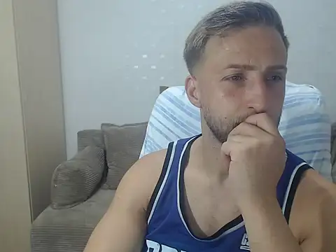 BlondEagleMuscle online show from August 7, 8:04 pm