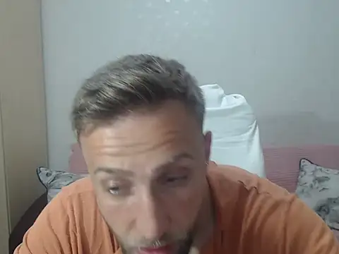Snapshot of BlondEagleMuscle chatting on May 6, 6:45 pm BlondEagleMuscle online show from May 6, 6:45 pm