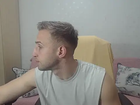 BlondEagleMuscle online show from March 9, 9:07 pm