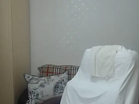 Snapshot of BlondEagleMuscle chatting on June 19, 8:36 pm BlondEagleMuscle online show from June 19, 8:36 pm