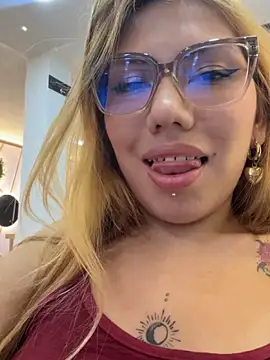 Lia Sterling online show from April 22, 1:01 am
