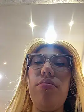 Lia Sterling online show from April 19, 2:01 am