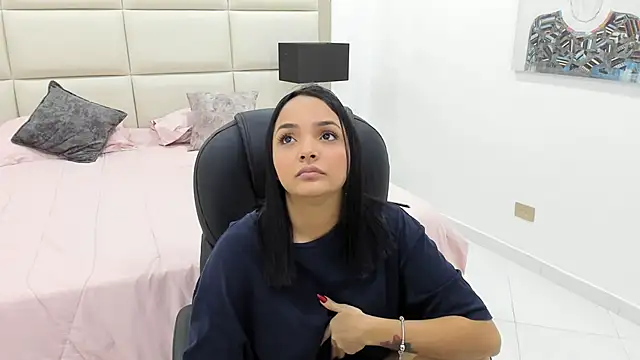 Chloelarsons online show from June 7, 12:27 am