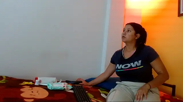 sashabigboobs69 online show from April 2, 1:24 am