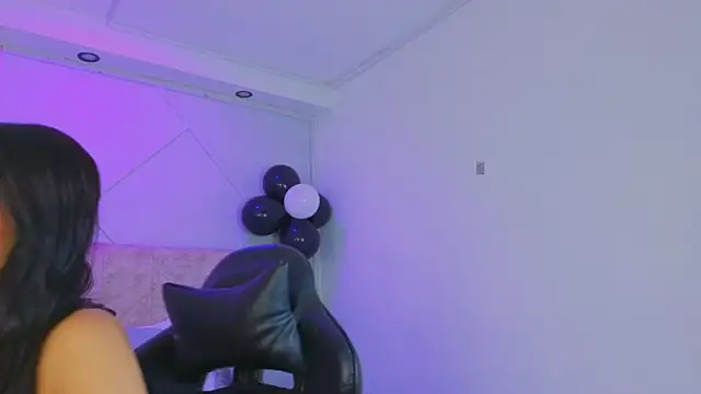 j belle  online show from March 20, 1:01 pm