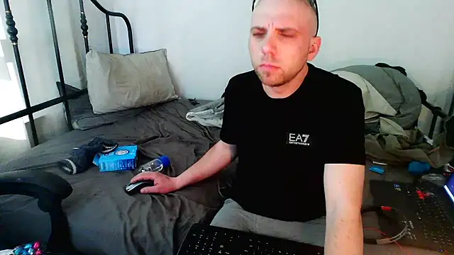 experiencelove online show from April 3, 9:10 pm