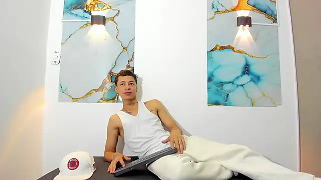 HENRY GREEN2 online show from March 15, 1:07 pm