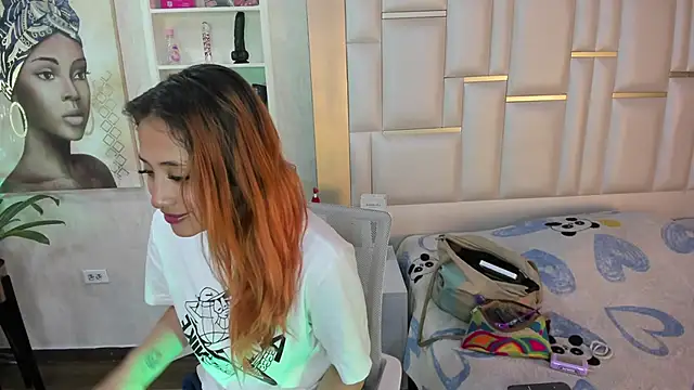 Snapshot of ZoeTaylorl chatting on June 10, 11:55 am ZoeTaylorl online show from June 10, 11:55 am