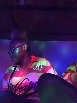 suggar mommy777 online show from March 6, 5:02 am