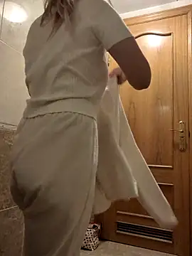 ManuelaX online show from February 5, 8:26 pm