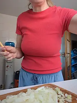 ManuelaX online show from February 21, 12:18 pm