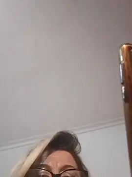 ManuelaX online show from March 5, 6:48 pm