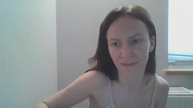 Snapshot of AnnaTight chatting on June 27, 8:42 am AnnaTight online show from June 27, 8:42 am