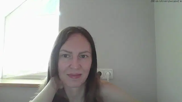 Snapshot of AnnaTight chatting on June 1, 8:25 am AnnaTight online show from June 1, 8:25 am