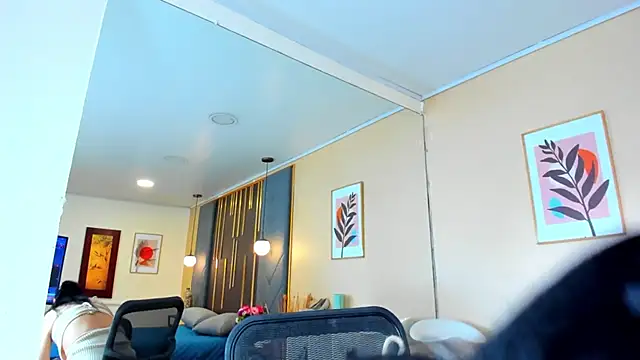 SofiiMontes online show from March 24, 12:05 pm