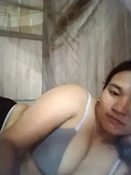 Snapshot of mylove-cute chatting on June 10, 6:14 am mylove-cute online show from June 10, 6:14 am