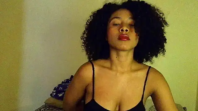 Larita curly online show from April 5, 9:32 pm