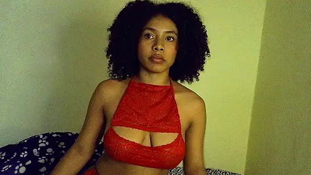 Larita curly online show from April 4, 10:05 pm