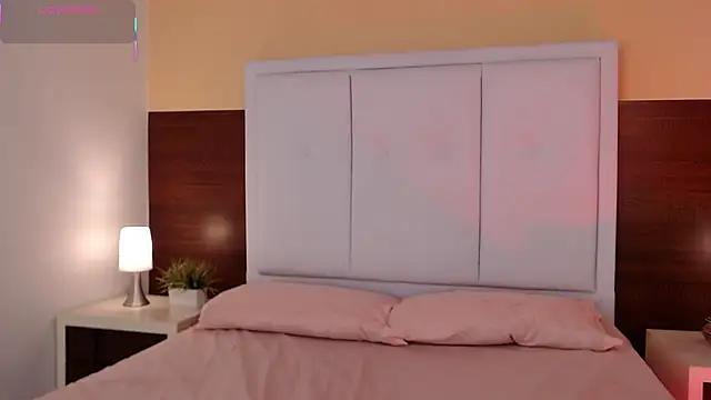 Catalinaa01 online show from March 26, 3:38 am