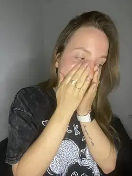 NeEdnaBradley online show from March 31, 6:32 pm