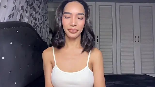 Snapshot of AnayaLauren_ chatting on July 8, 3:30 am AnayaLauren online show from July 8, 3:30 am