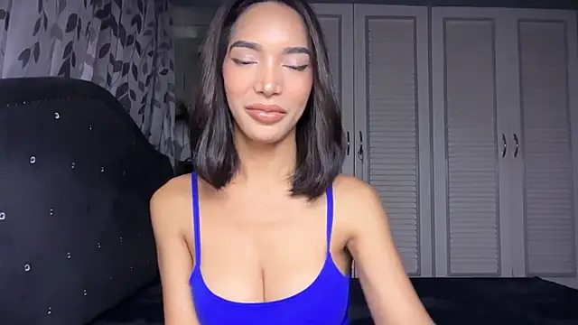 Snapshot of AnayaLauren_ chatting on July 7, 7:34 am AnayaLauren online show from July 7, 7:34 am