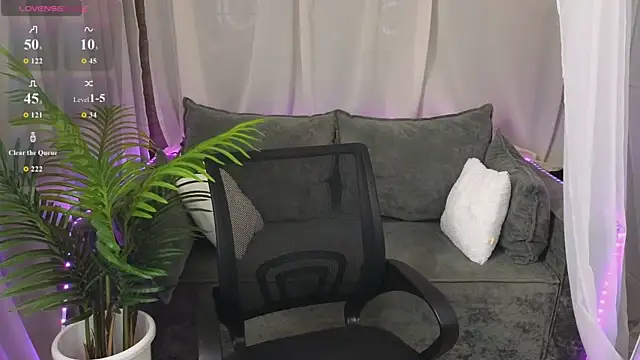 Snapshot of _amymoore_ chatting on July 9, 1:28 am amymoore online show from July 9, 1:28 am