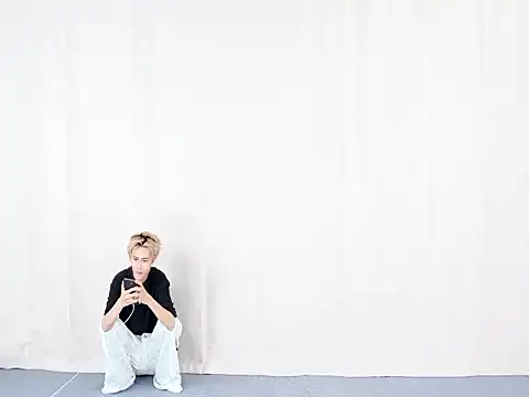 Vae-002 online show from April 18, 10:50 am