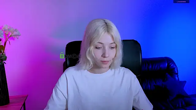  sabrina moore online show from June 16, 6:52 pm