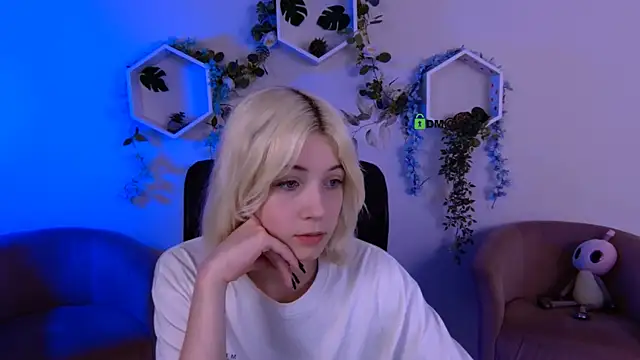 sabrina moore online show from June 24, 6:50 pm