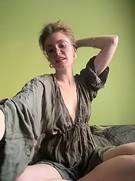 Hii Adel online show from March 23, 2:39 pm