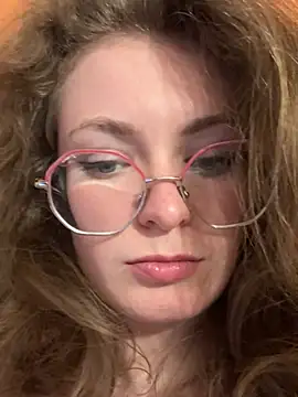 Hii Adel online show from March 30, 8:32 pm