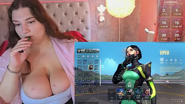 Snapshot of Lizzy_Sky chatting on June 19, 10:10 am Lizzy Sky online show from June 19, 10:10 am