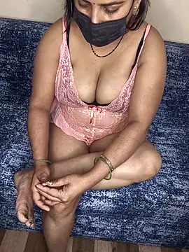 Snapshot of Uff_Janvi chatting on April 4, 8:54 am Uff Janvi online show from April 4, 8:54 am