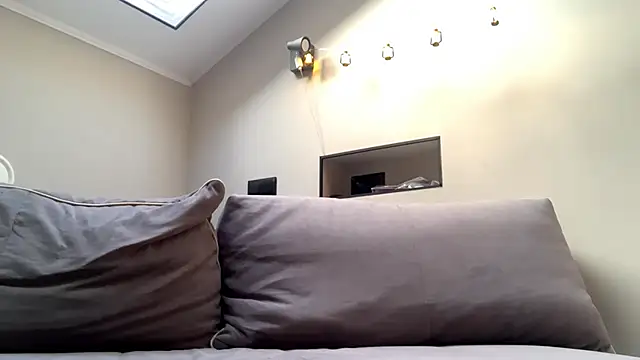 Kissme Kira online show from May 25, 2:33 am