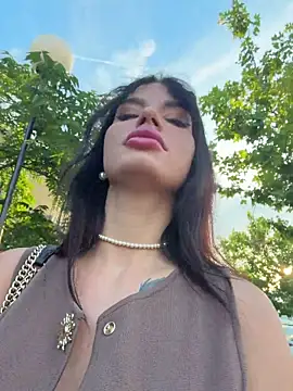 RaniaSnow online show from July 9, 3:40 am