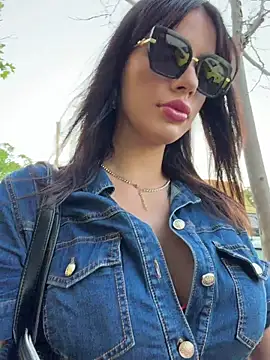 RaniaSnow online show from July 19, 3:59 am