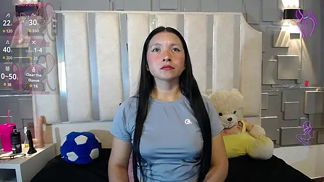Chloe16  online show from April 4, 7:09 pm