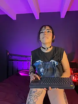 HoneyDemoni online show from March 30, 12:06 pm