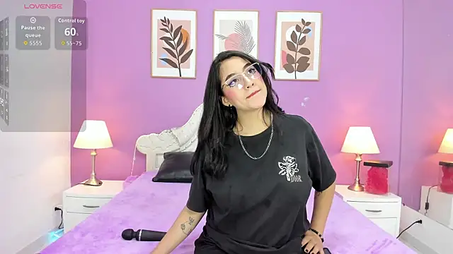 YayaQueen online show from June 16, 11:54 am