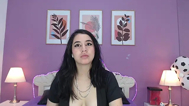 YayaQueen online show from July 20, 11:45 am