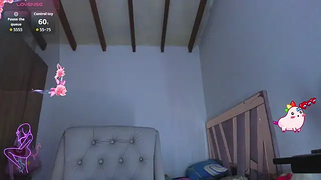 SkyeGabbyRose online show from May 8, 9:40 pm