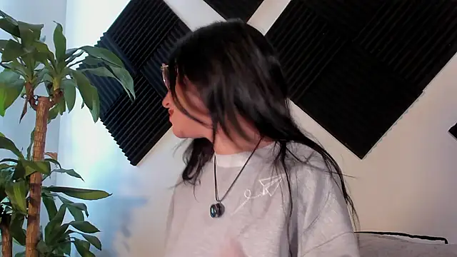 Emily Rousess online show from March 15, 11:50 am