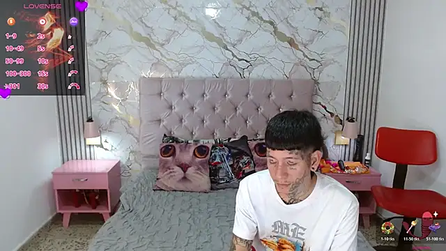 AshlieeGreenn online show from April 8, 7:37 pm